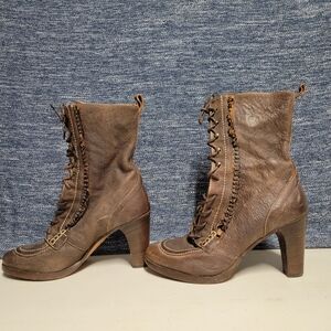 Frye Bella High Flower Lace Up Boot 77122